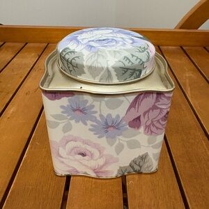 🌸3 For $30🌸Floral Tin Container with Lid